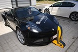 Elektroautos berührungslos via Induktion aufzuladen ist noch Zukunftsmusik. Das Laden von der Vorderseite: Ein neuer Ansatz, der effizient und kostengünstig ist. © Fraunhofer IISB 