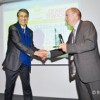Bei den französischen Zeitungspreisen erhielt Emile Hédan, Druckereidirektor von Ouest-France (rechts), im November den ersten Preis in der Kategorie „Beste Printinnovation 2014“ 